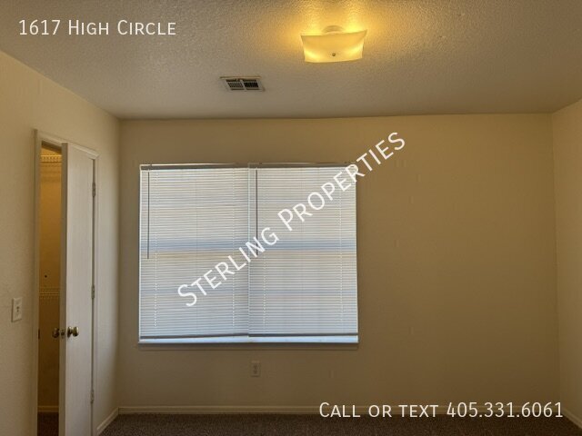 Building Photo - 1617 High Cir