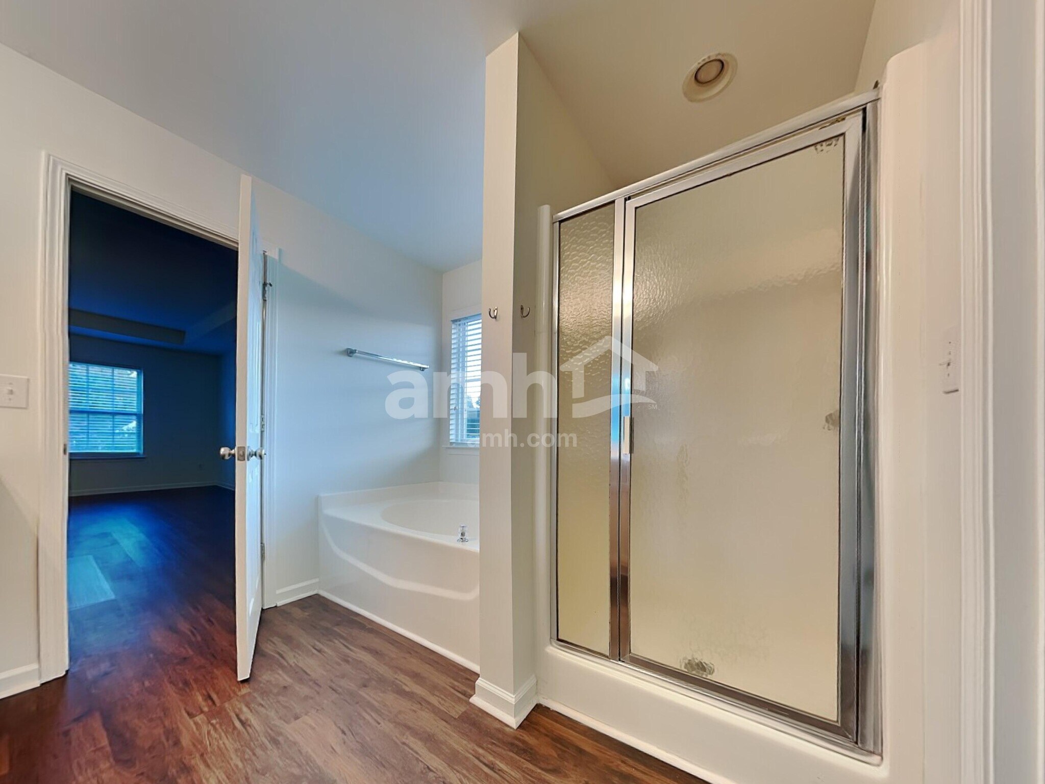 Building Photo - 10524 Dominion Village Dr