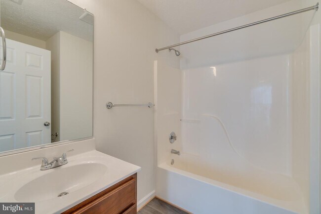 Building Photo - 2926 Sorrell Ct