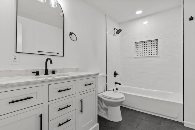 Building Photo - 5 Pine Trail