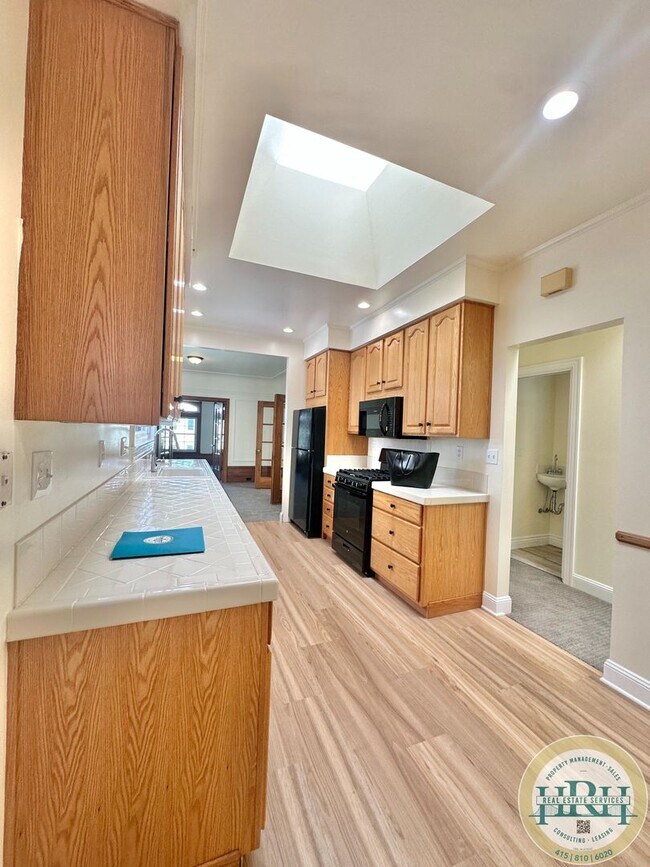 Building Photo - Charming 3BR|1.5BA Home in the Heart of th...