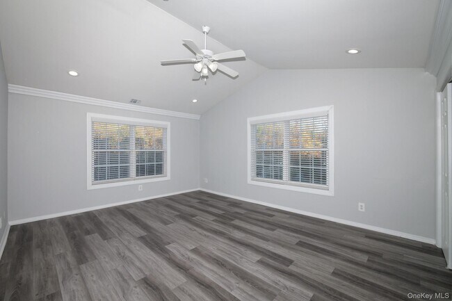 Building Photo - 1 Overlook Dr