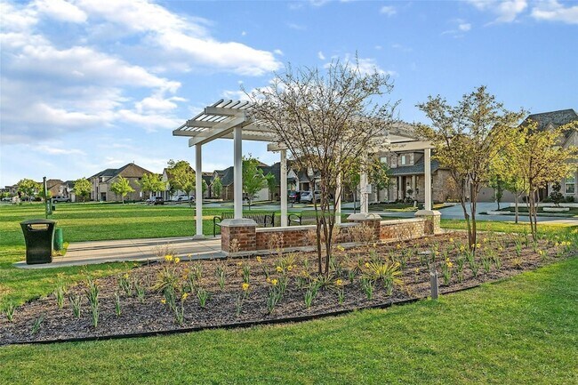 Building Photo - 3004 Campbell Dr