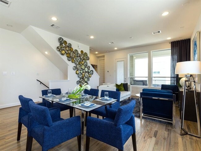 Building Photo - 310 Jensen Dr