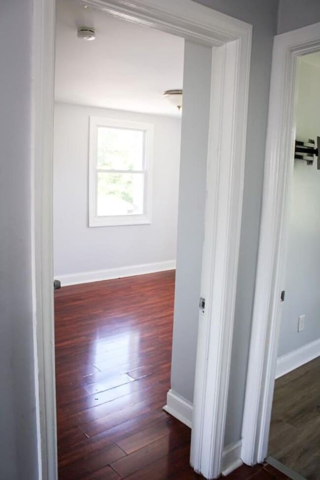 Building Photo - Stunning 3-Bedroom Home with Modern Amenit...