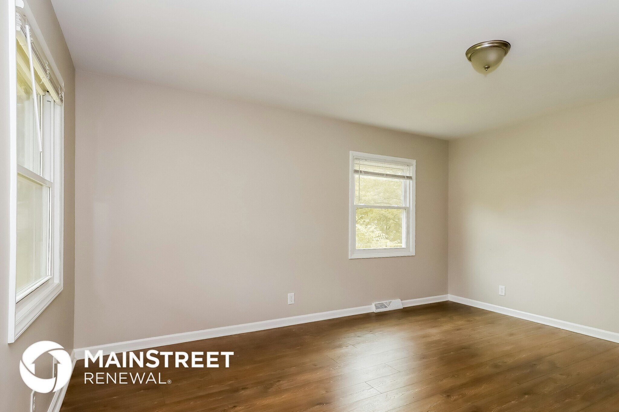 Building Photo - 209 W 14th St