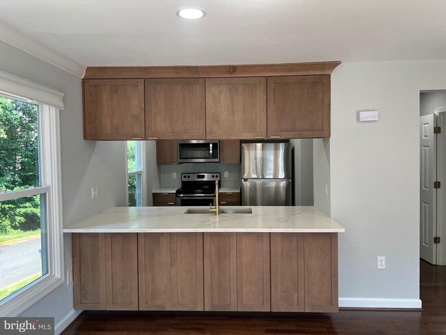 Building Photo - 12149 Salemtown Dr