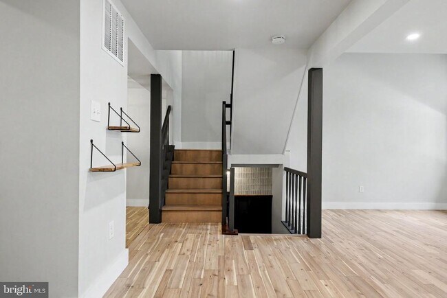 Building Photo - 2105 Glencourse Ln