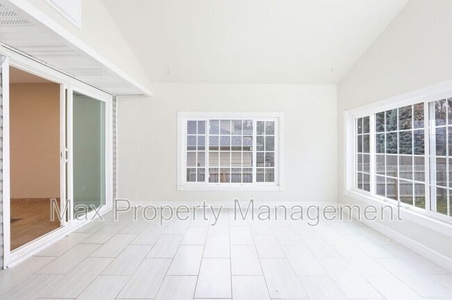 Building Photo - 1040 39th St