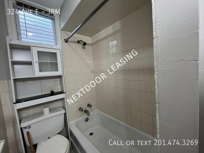 Building Photo - 324 Ave E