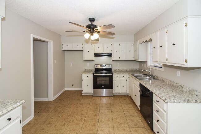 Building Photo - 3858 Cherry Hill Ln