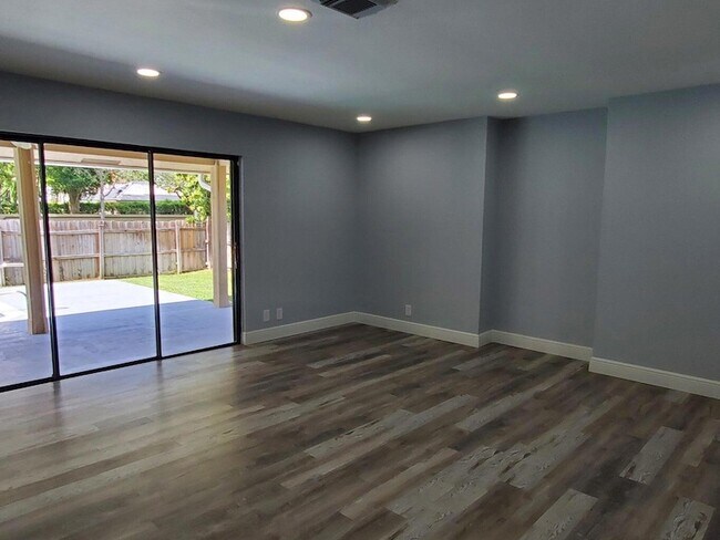 Building Photo - 4497 Sugar Pine Dr