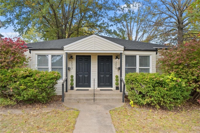 Building Photo - 203 N 28th St