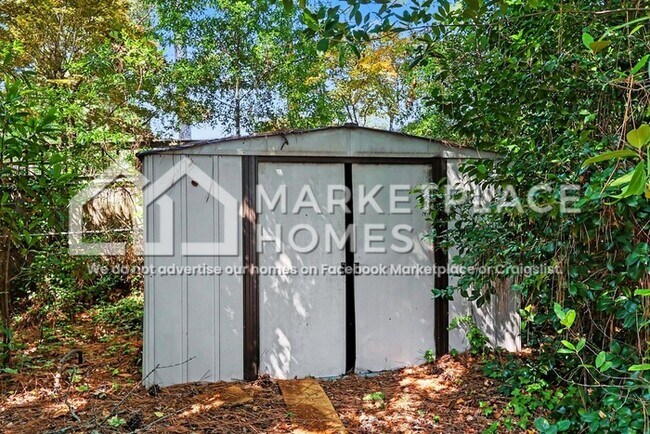 Building Photo - 2626 Trenton Rd