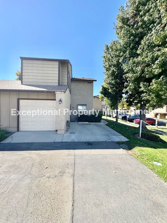 Building Photo - Ready to move in 2 bedroom 3 bath home!