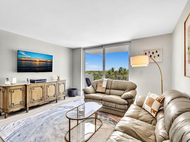 Building Photo - 1421 S Ocean Blvd