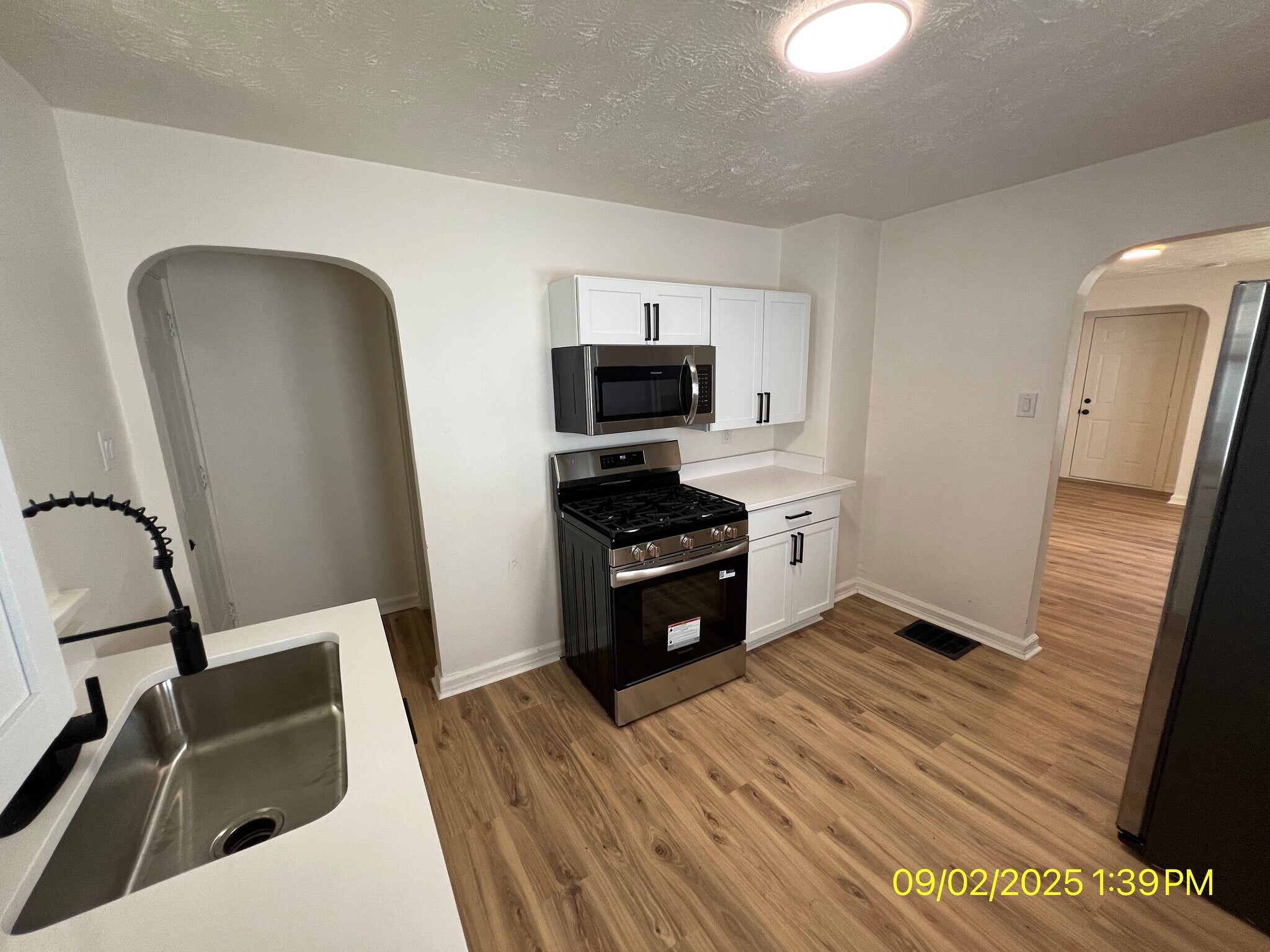 Building Photo - 2015 S Hackley St