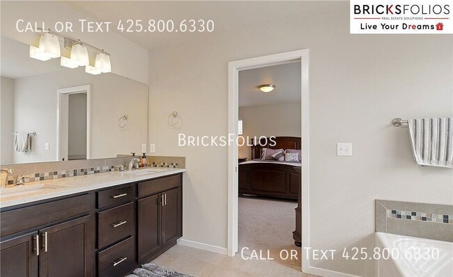 Building Photo - 17611 28th Avenue Ct E
