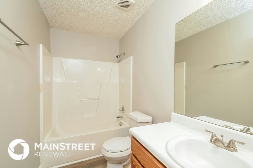 Building Photo - 304 Kingsbrook Cir