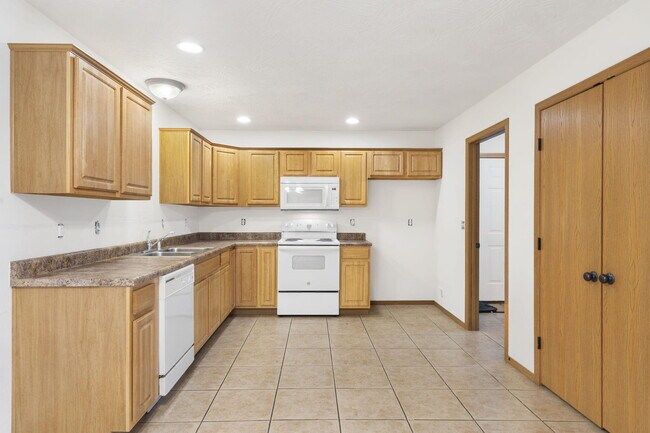 Building Photo - 113 Bailey Cir