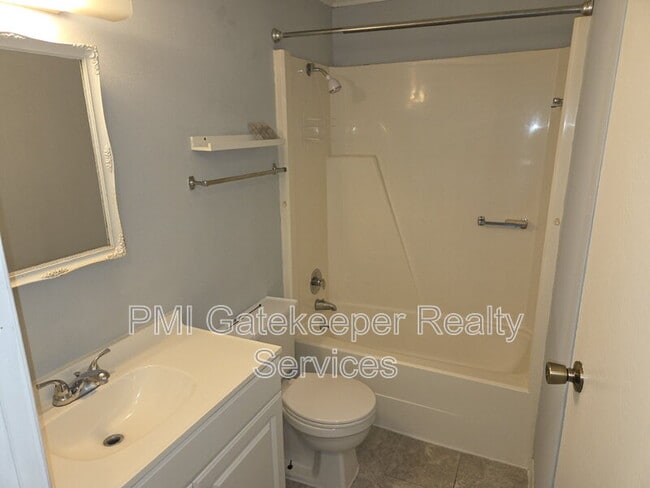 Building Photo - 9539 Olde Woods Dr