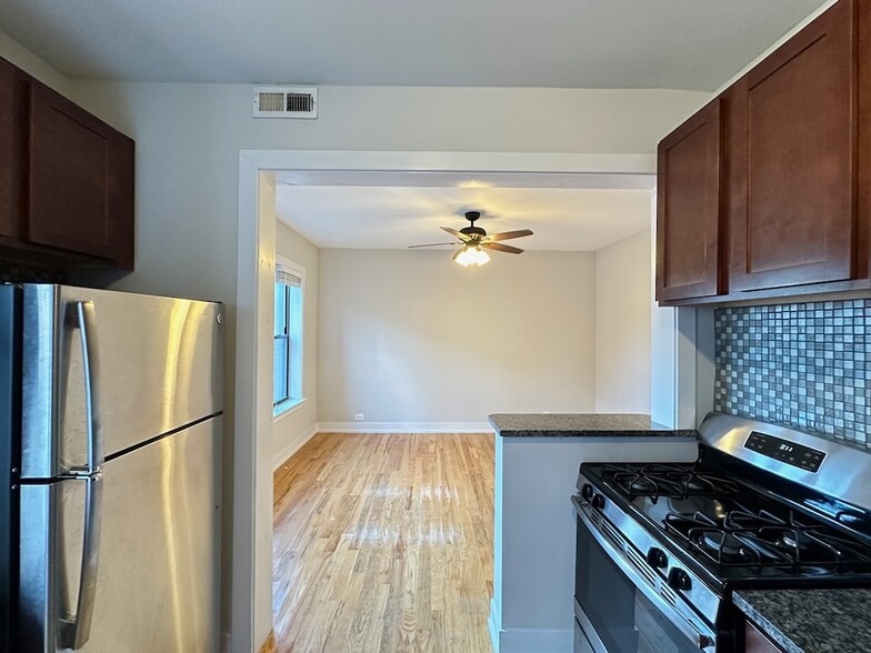 Building Photo - 3528 N Racine