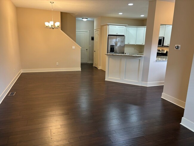 Building Photo - 3 bed /2.5 bath townhouse at Cobblestone a...