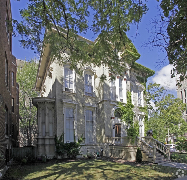 Building Photo - Inbusch House