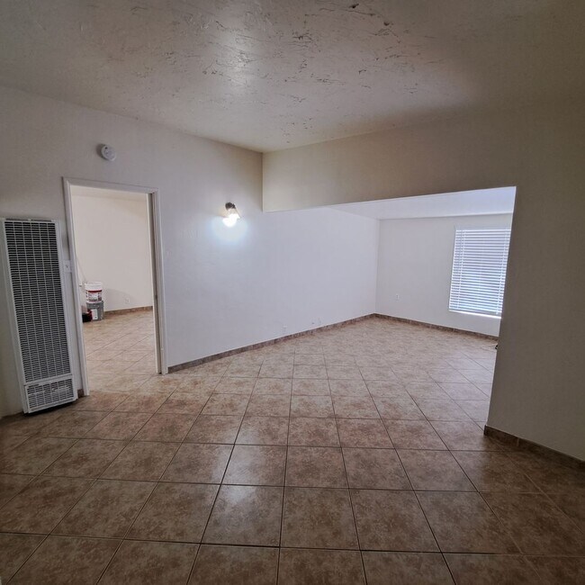 Building Photo - Don't miss out on this rental!