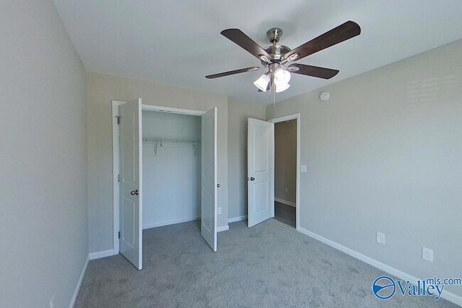 Building Photo - 724 Park Ln