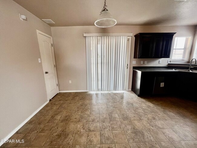 Building Photo - 14160 Lasso Rock Dr