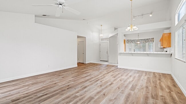 Building Photo - Charming 3 bedroom home in Pheasant Run