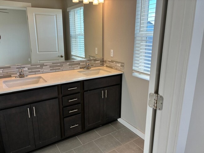 Building Photo - 19310-19336 36 Ave SE