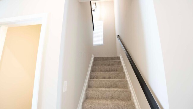 Building Photo - 1717 Longhill Dr