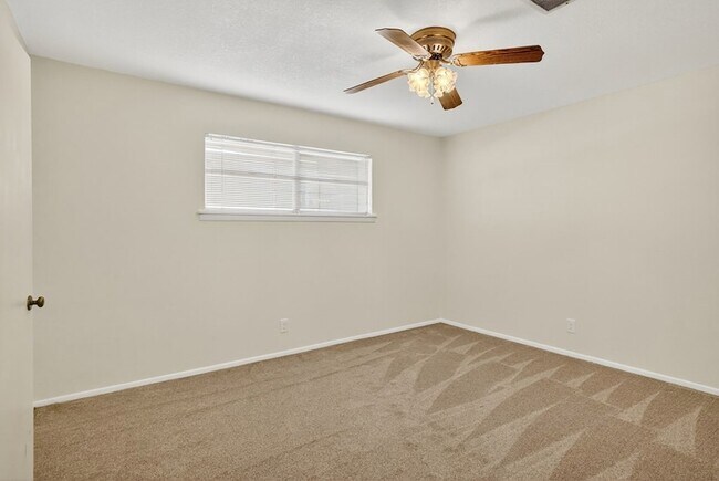 Building Photo - 3210 Cimmaron Ave