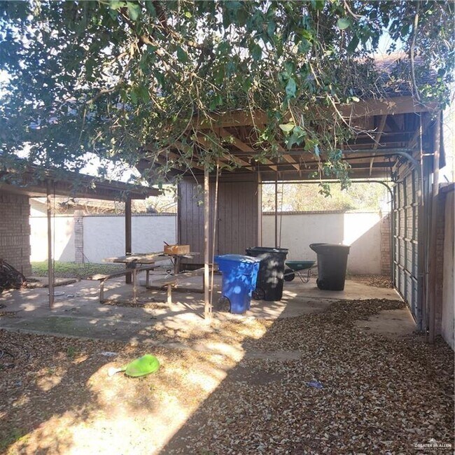 Building Photo - 20 Whitewing Ave