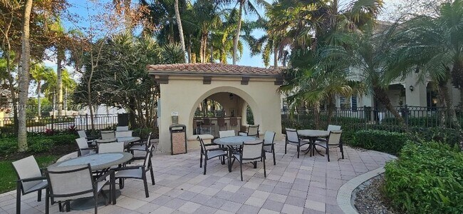 Building Photo - 3020 NW 125th Ave