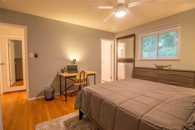 Building Photo - Kirkwood Split Level on a Cul-de-sac! Avai...