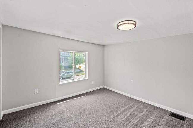 Building Photo - Gorgeous 3 bedroom home in Verona available September 1!