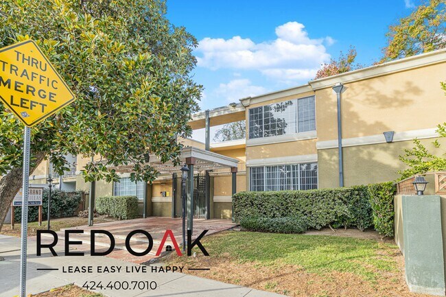 Building Photo - 15101 Magnolia Blvd