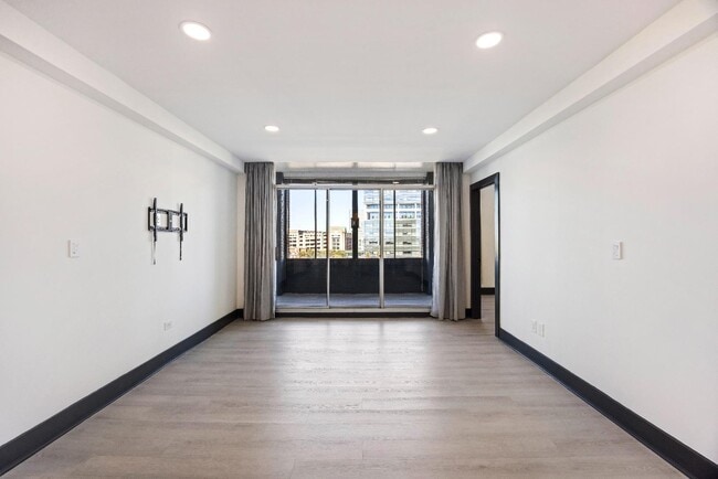 Building Photo - 14 Lockwood Dr