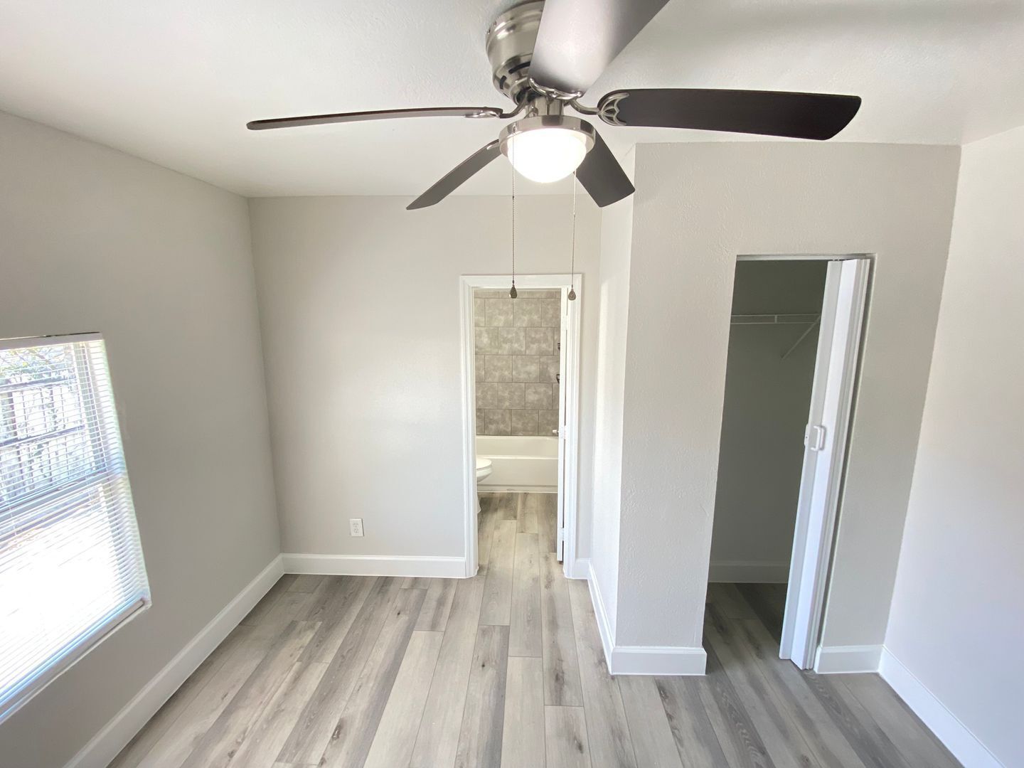 Building Photo - 812 W Livingston St