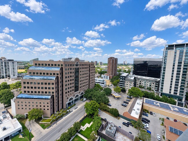 Building Photo - 3030 McKinney Ave