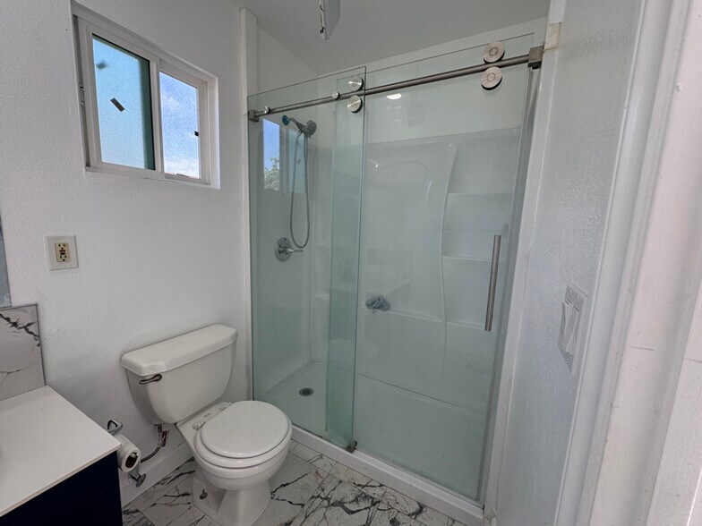 Building Photo - 5413 W 4th St