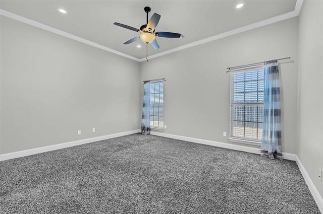 Building Photo - 2401 Southridge Ln