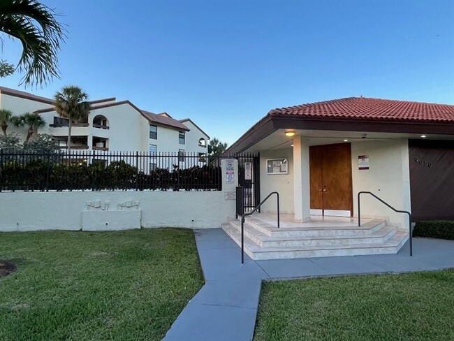 Building Photo - 9030 SW 125th Ave