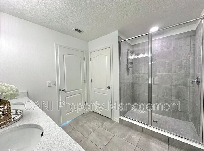 Building Photo - 17691 Passionflower Cir