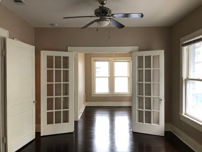 Building Photo - 1115 S Jennings Ave