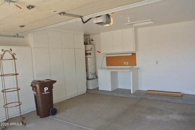 Building Photo - 10622 W Mohawk Ln