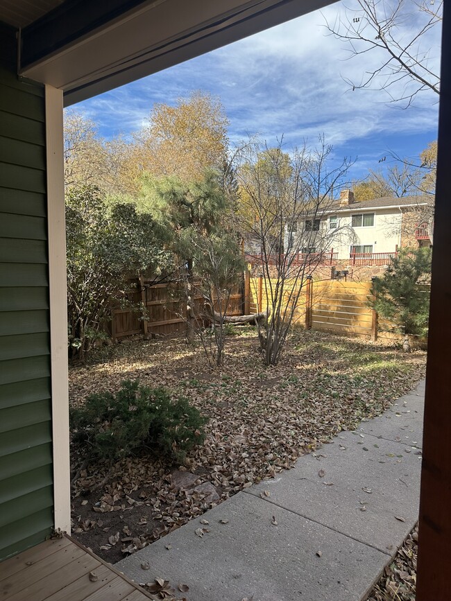 Building Photo - 3601 W Pikes Peak Ave